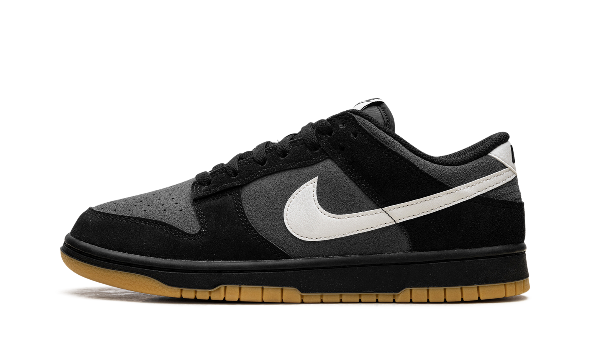 Dunk Low SE "Black Grey Gum" HQ1931 001